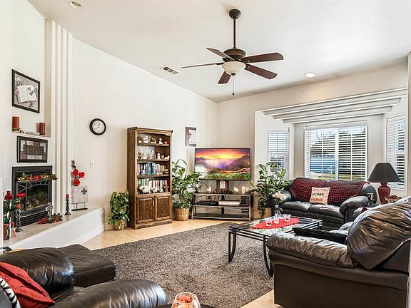 5th image of 19450 Sweet Brier Pl