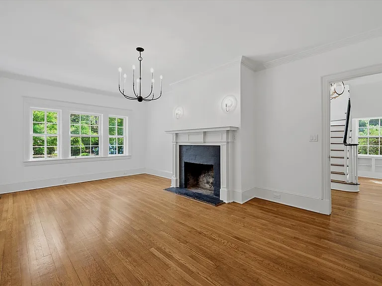 2318 Mimosa Pl — Photo 14