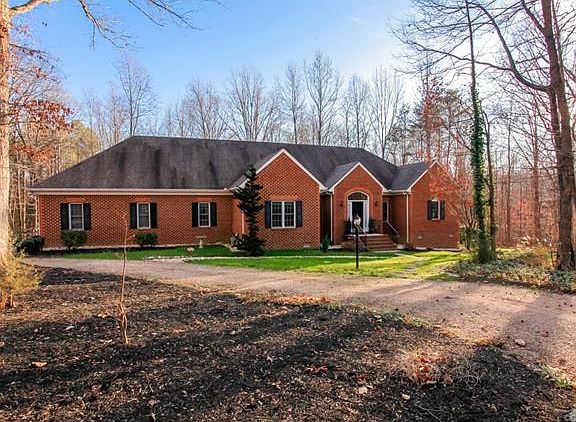 4th image of 540 Butterwood Cir