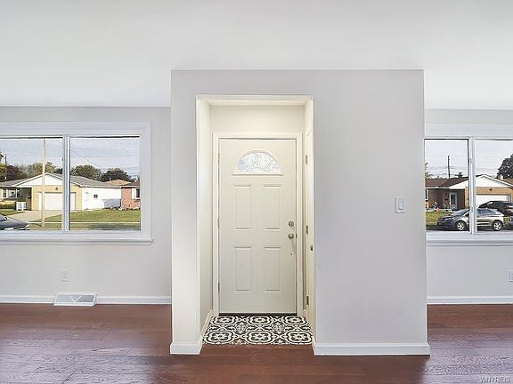 5th image of 263 Evane Dr