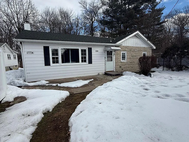124B Camp Hill Rd — Photo 1