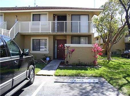 1st image of 430 NW 214th St APT 105