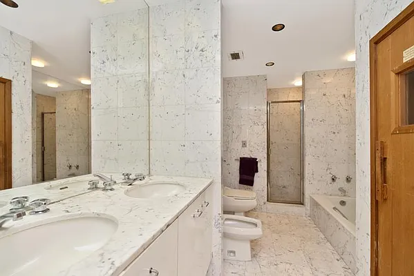 Rented by Keller Williams NYC | media 23