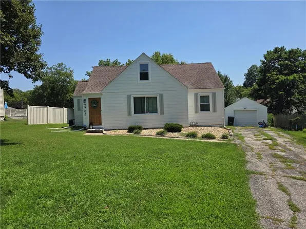 2705 Beverly Cir, Independence, MO 64052