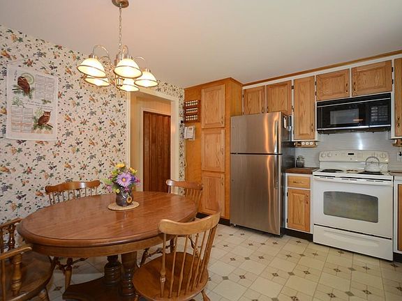 5th image of 590 N Cary St