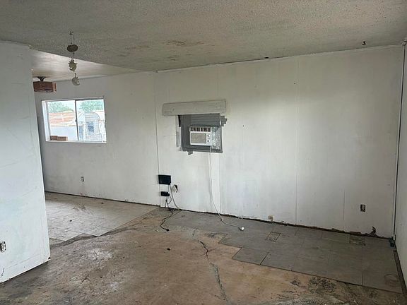 5th image of 421 N Solano Ave