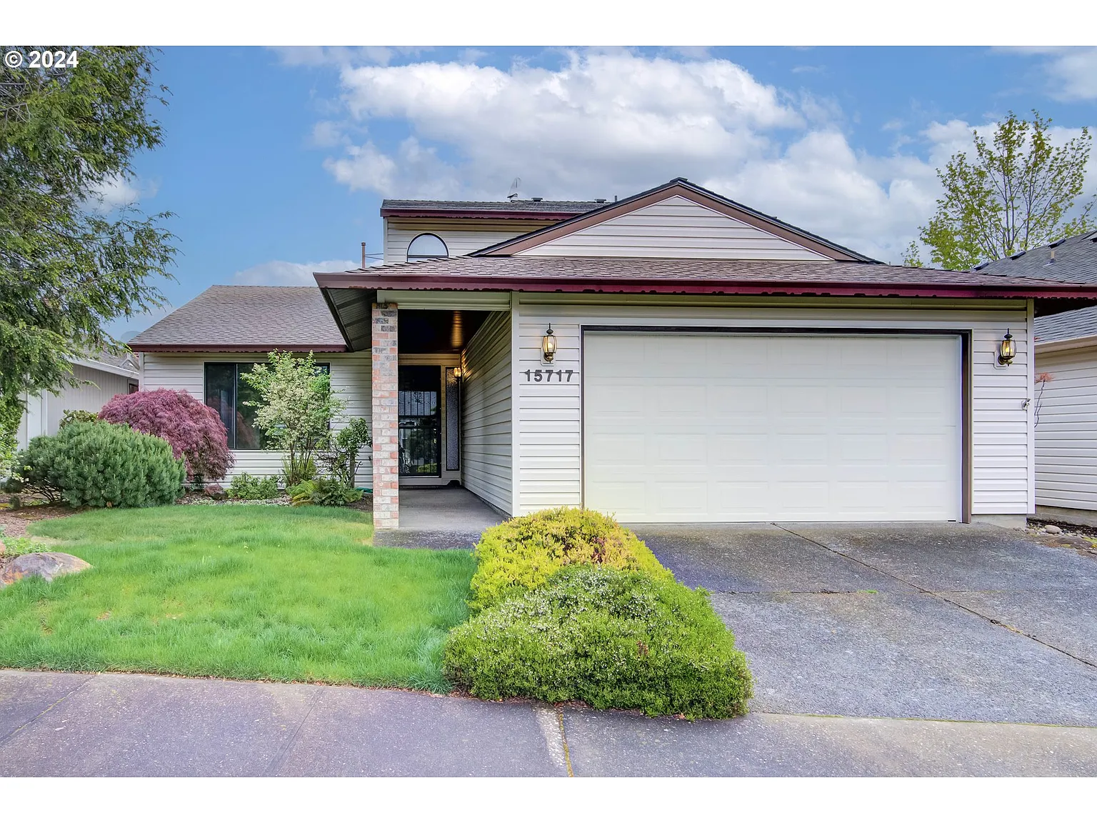 15717 NE Eugene St photo 1