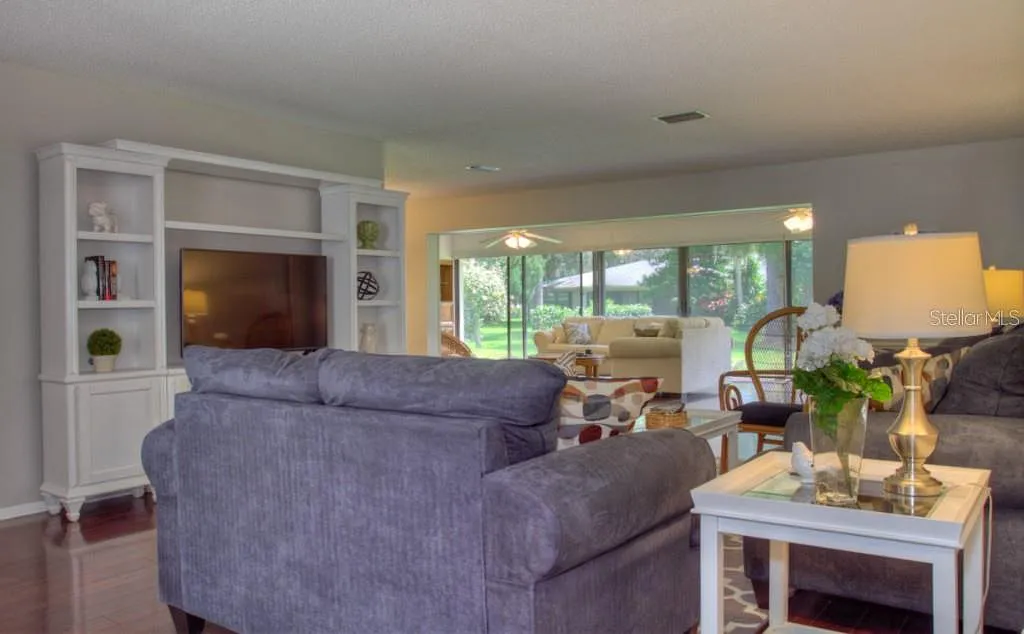 2 bed, 1756 sqft, $4,600 — Photo 3