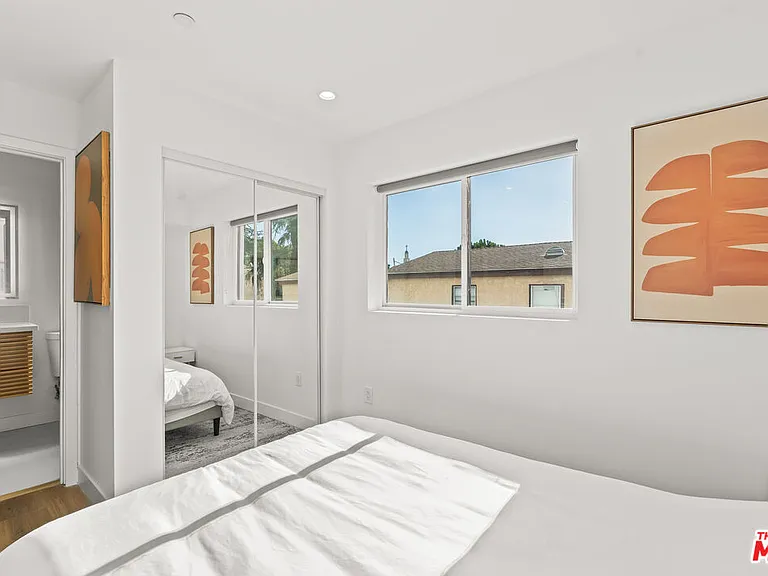 236 S Carondelet St — Photo 18