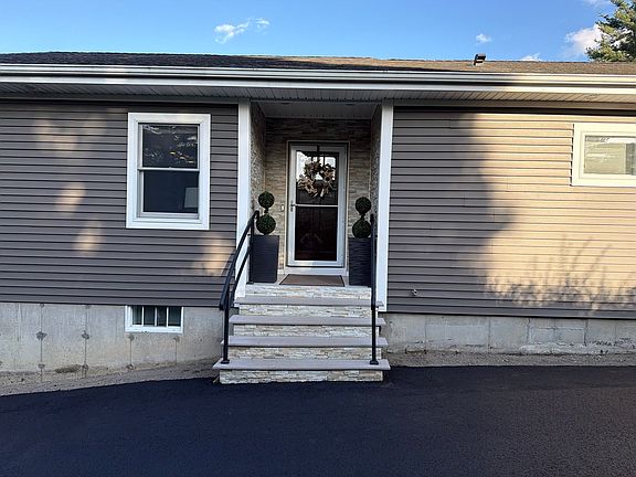 3rd image of 52 Chipaway Rd