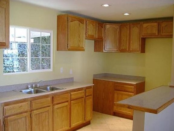 2nd image of 140 East 214th Street