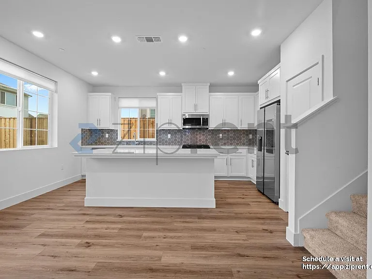 5694 Loray Ln — Photo 7
