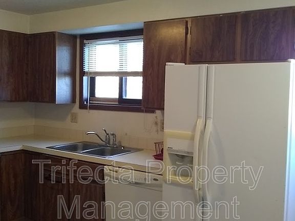 5th image of 4955 Basswood Dr
