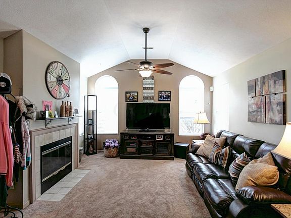 3rd image of 70 Green Ln