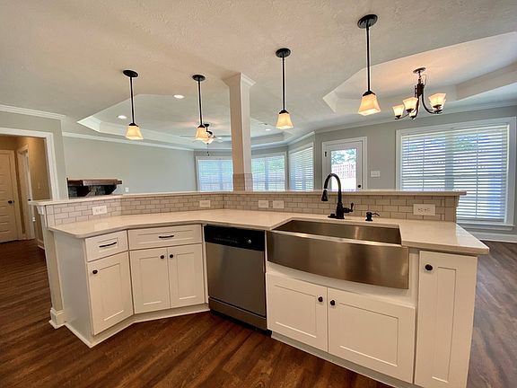 5th image of 2351 Bundoran Dr