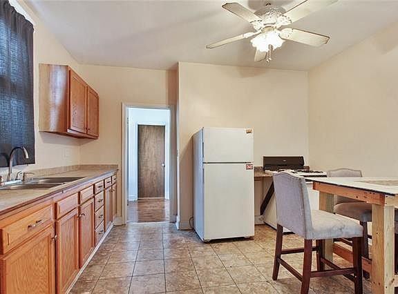 5th image of 4609 S Prieur St