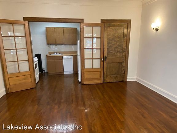 3rd image of 2352 N Cambridge Ave APT 226