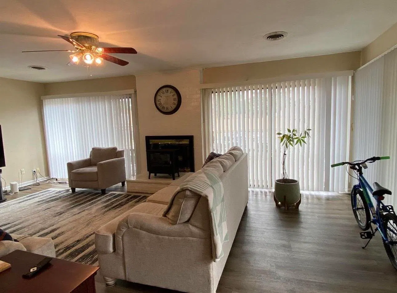 2 bed, 2.0 bath, 1321 sqft, $1,390 — Photo 1