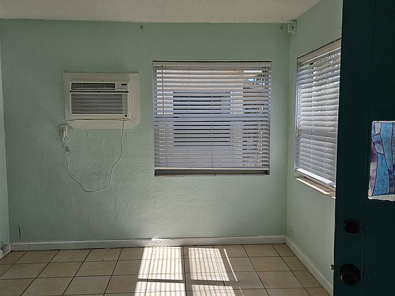 2nd image of 221 Condict Dr #3