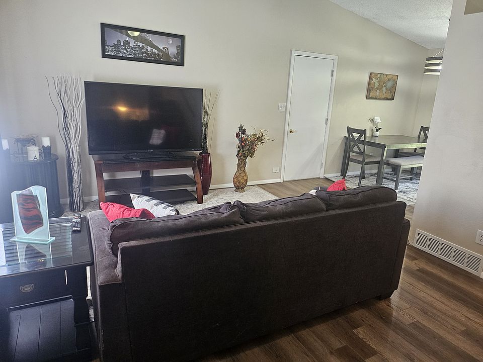 1st image of 7235 Waterwheel St
