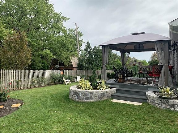 3rd image of 725 Muirfield Dr