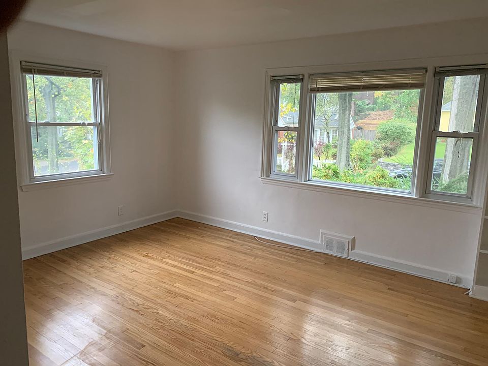 1st image of 412 Washington Ter APT 2