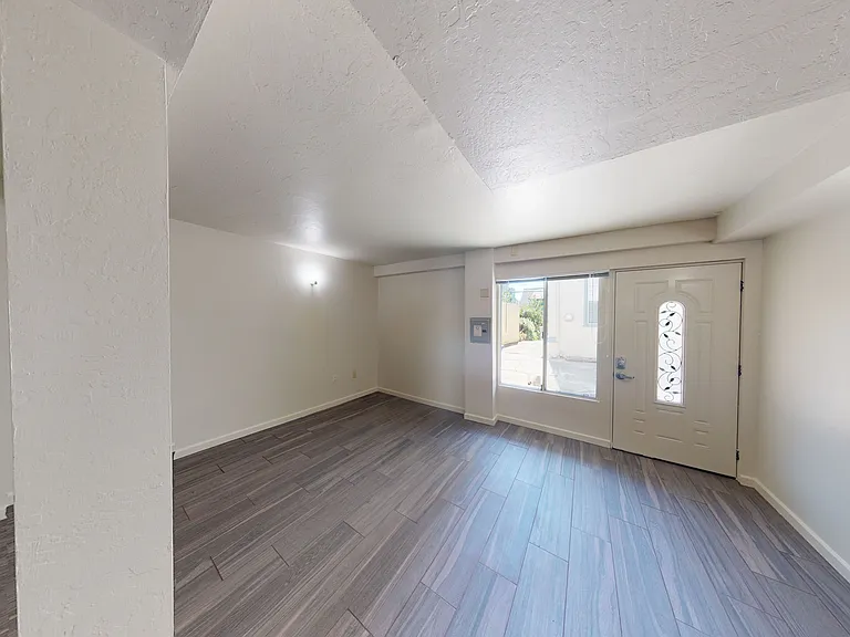 2817 College Ave — Photo 10