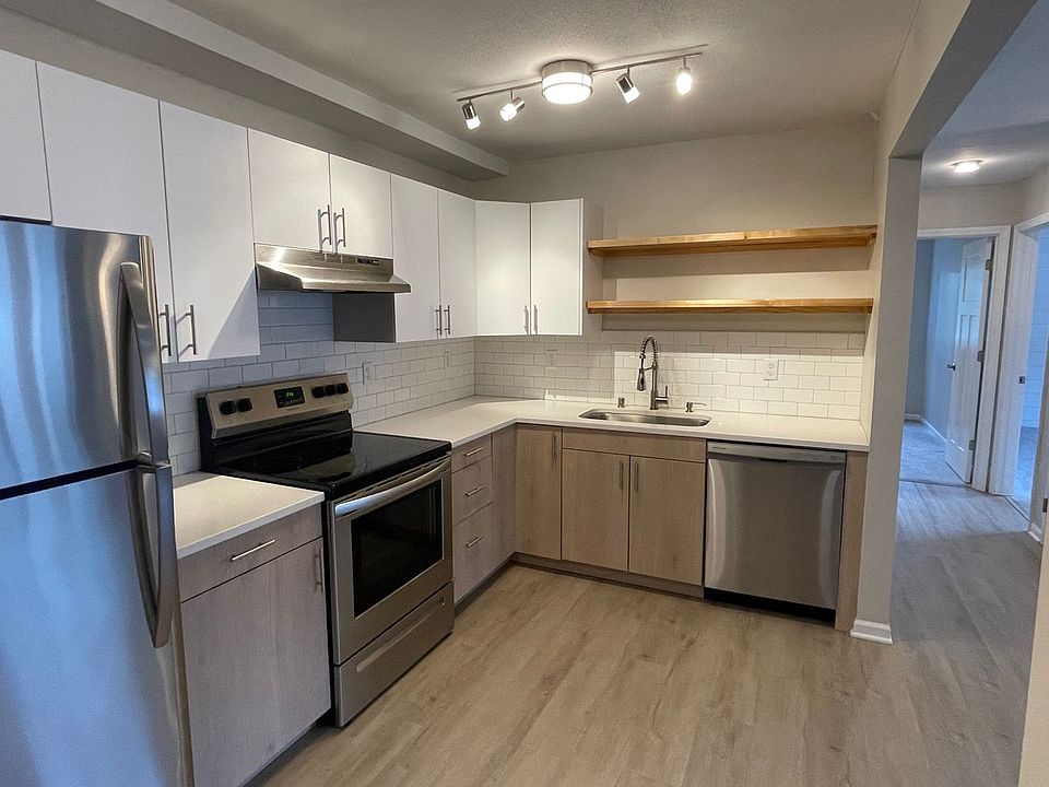 1st image of 105 Dean Ave E #4