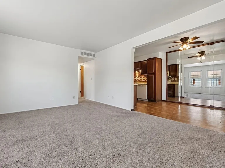 26070 N Lake Dr — Photo 33