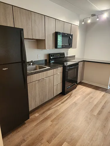 Brittany Apartments Photo 1