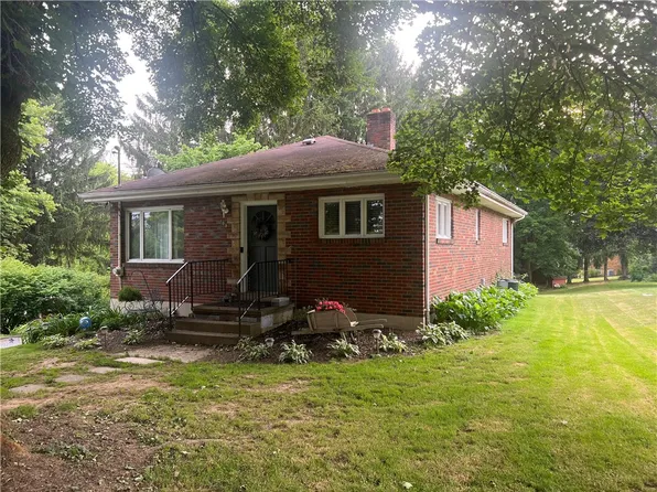 109 1st St, Evans City, PA 16033