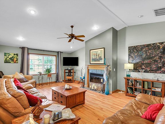 2nd image of 3110 Ridge Park Rd