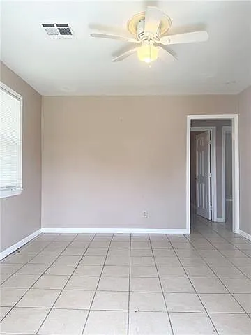 2 bed, 1.0 bath, 696 sqft, $1,350 — Photo 3