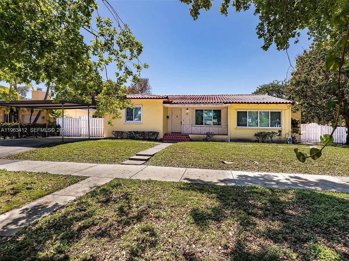 Building Photo - 630 SW 25th Rd