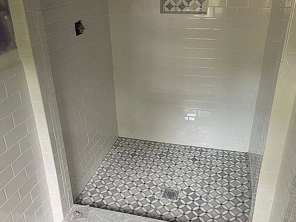 5th image of 1101 Bridle Ln