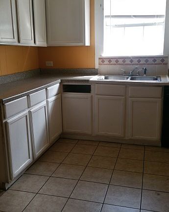 3rd image of 206 Prestwick Blvd