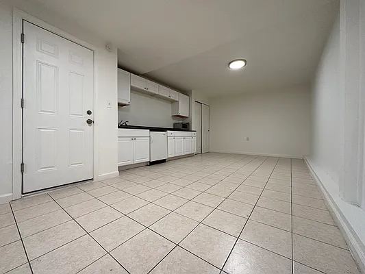 Rented by Building Equity Real Estate LLC | media 10