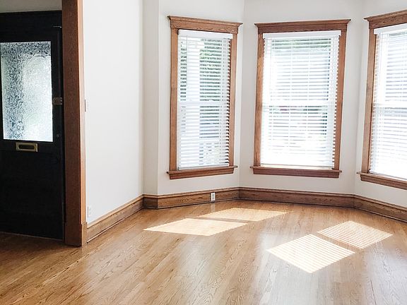 2nd image of 4210 N Winchester Ave #1A