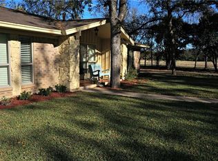 8320 Marys Creek Dr, Benbrook, TX 76116