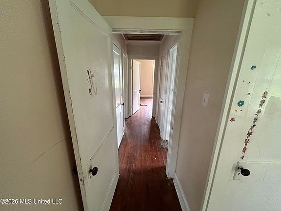 4th image of 1135 Harrison Dr