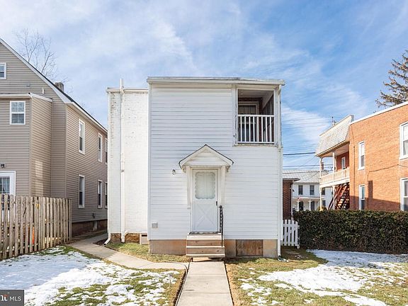 5th image of 121 E Green St