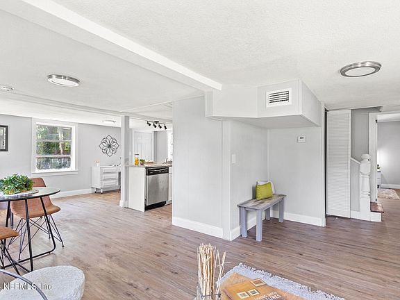 5th image of 150 W 65TH Street