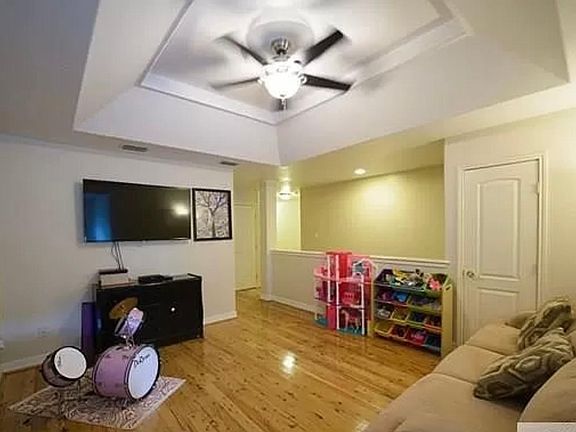 4th image of 3217 Treasure Hills Blvd