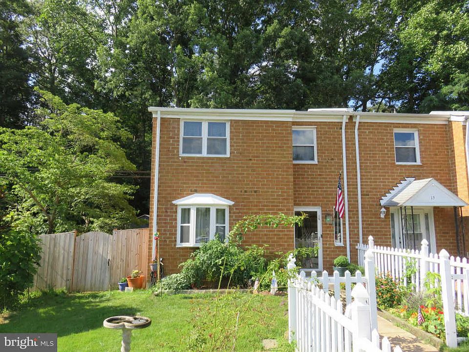 1st image of 16 Oak Dr