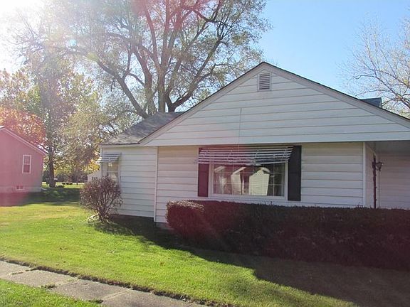 2nd image of 202 NE C St