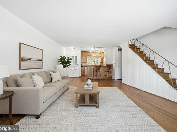 4th image of 5364 Pooks Hill Rd