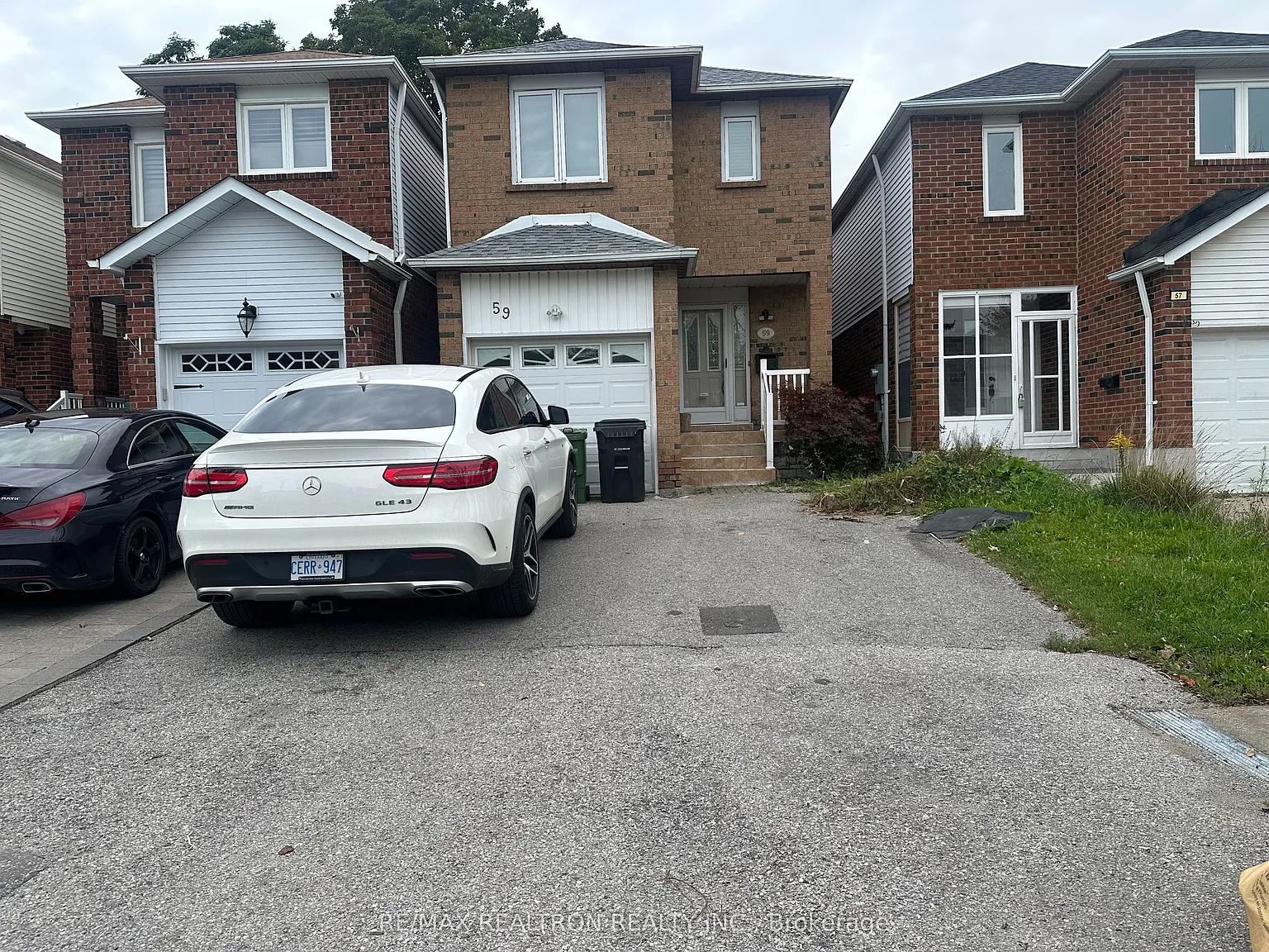 4 bed, $3,900 — Photo 1