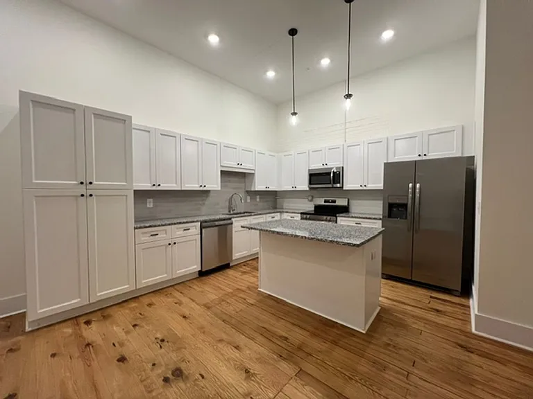114 Nassau Pl — Photo 11