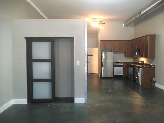 2nd image of 415 Saint Francis St #111