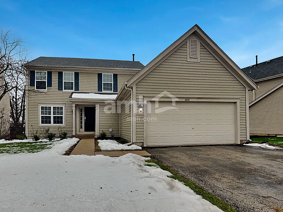 1209 N Camden Ln